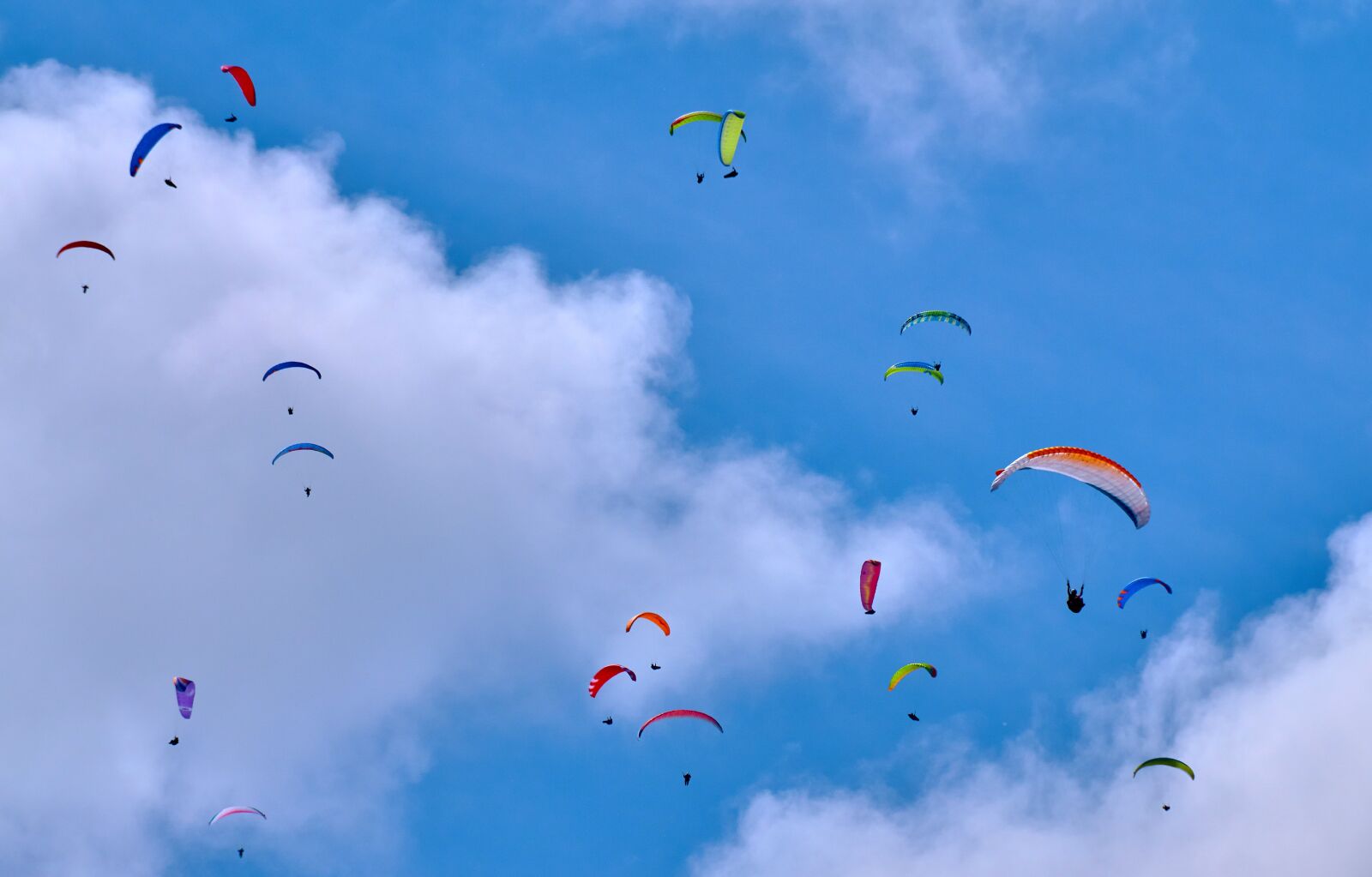 Sony DT 55-300mm F4.5-5.6 SAM sample photo. Paraglider, sky, hagertal photography