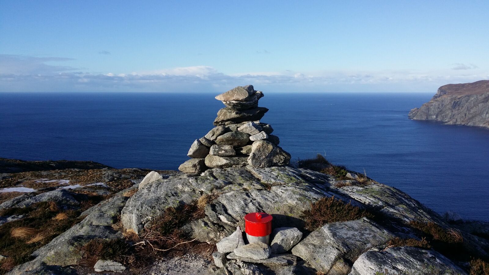 Samsung Galaxy S4 sample photo. Sea, sky, peak photography
