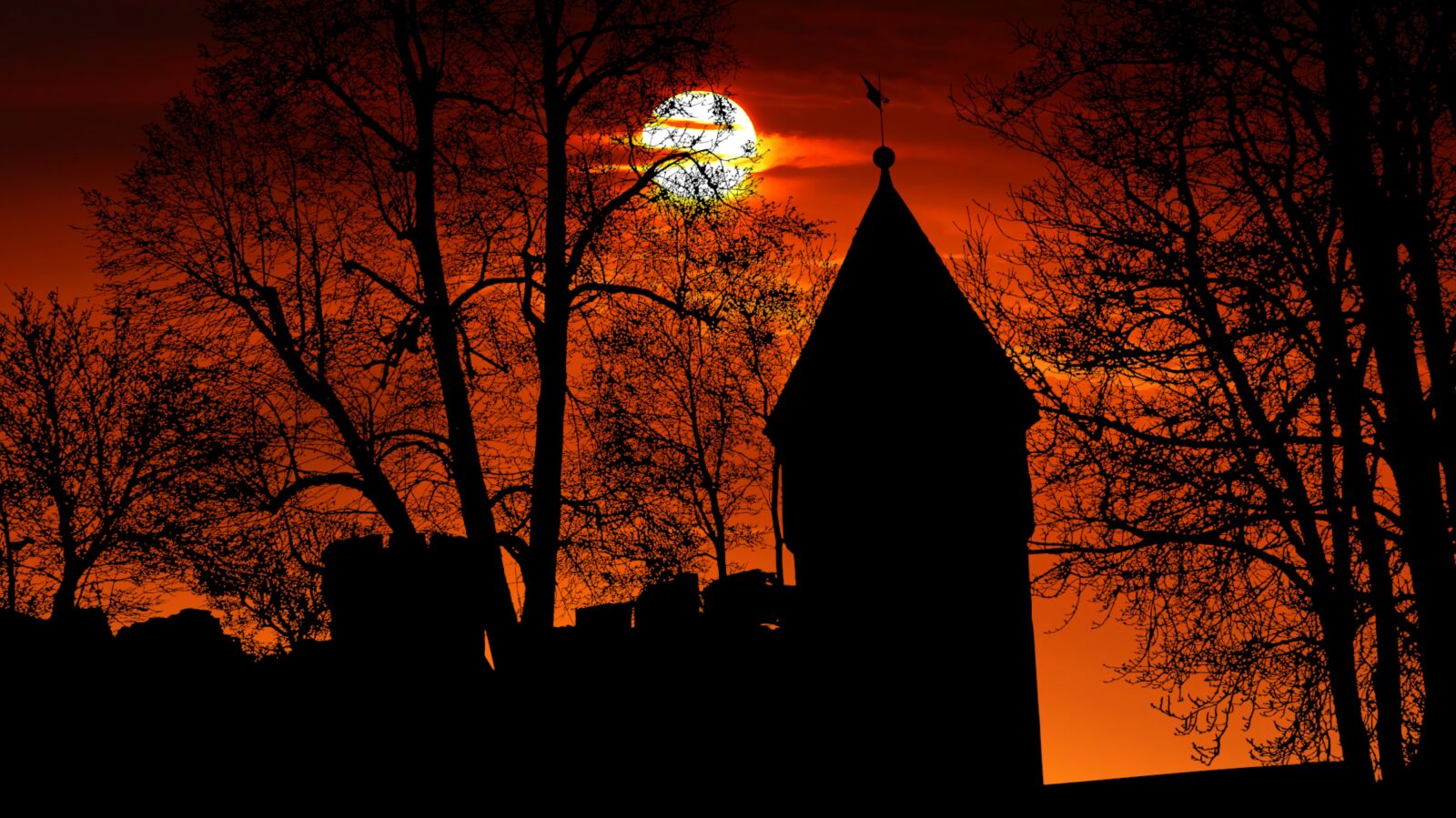 Panasonic Lumix DMC-FZ200 sample photo. Sunset, castle, landscape photography