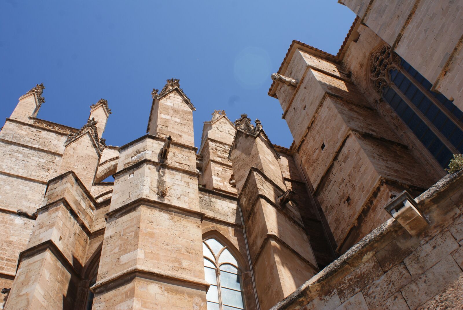Sony Alpha DSLR-A200 sample photo. Architecture, old, building photography
