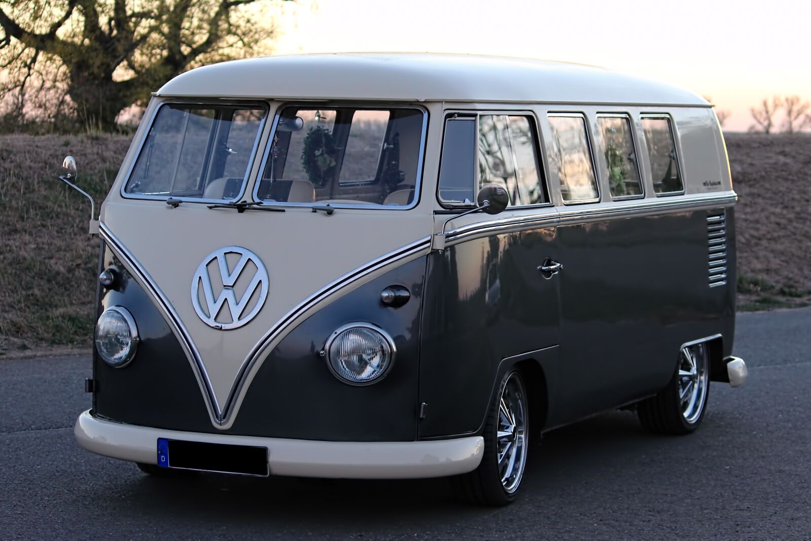 Canon EOS 600D (Rebel EOS T3i / EOS Kiss X5) sample photo. Oldtimer, auto, vw bus photography