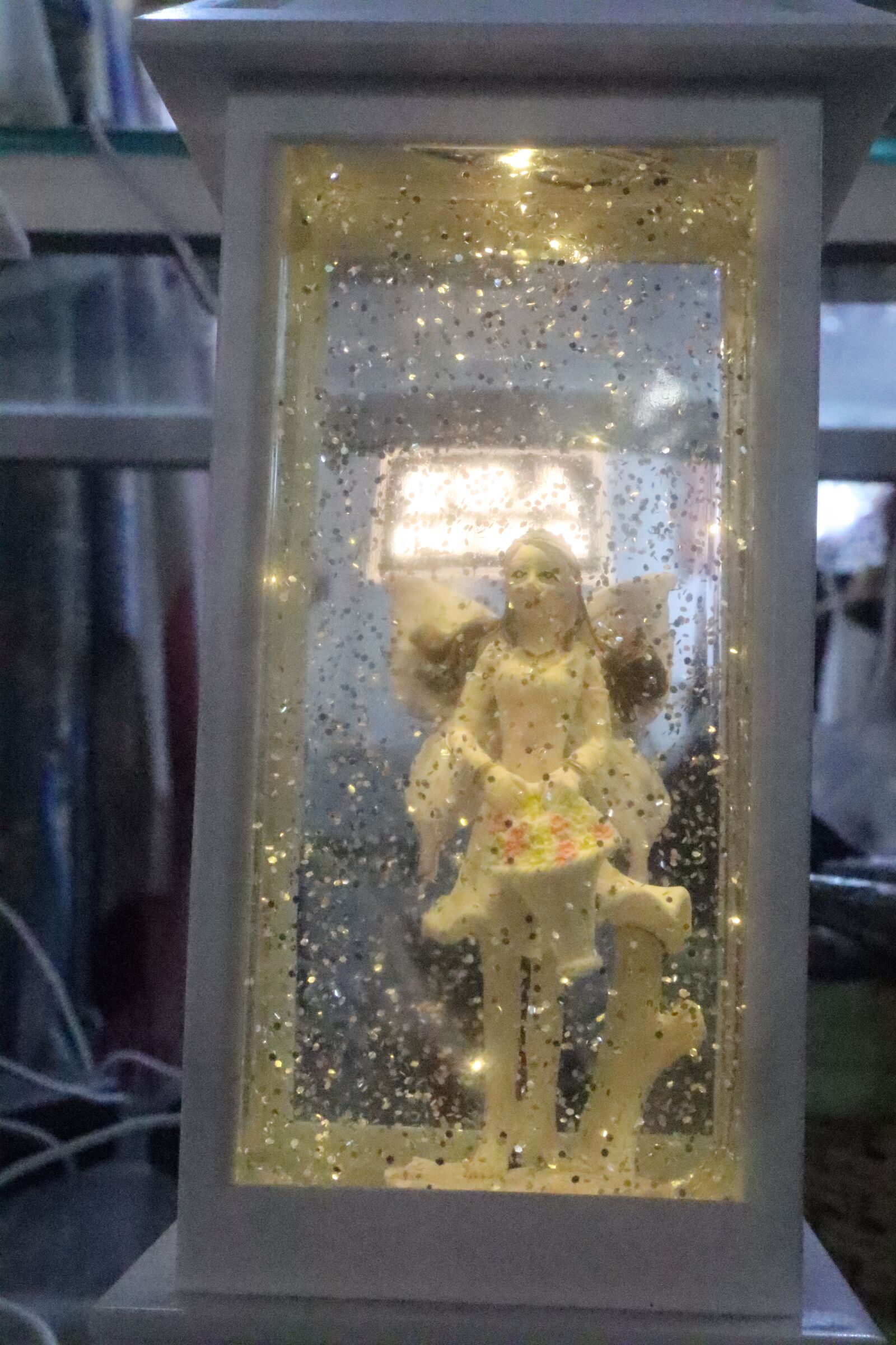Canon EF-M 15-45mm F3.5-6.3 IS STM sample photo. Ornament, girls, toys photography