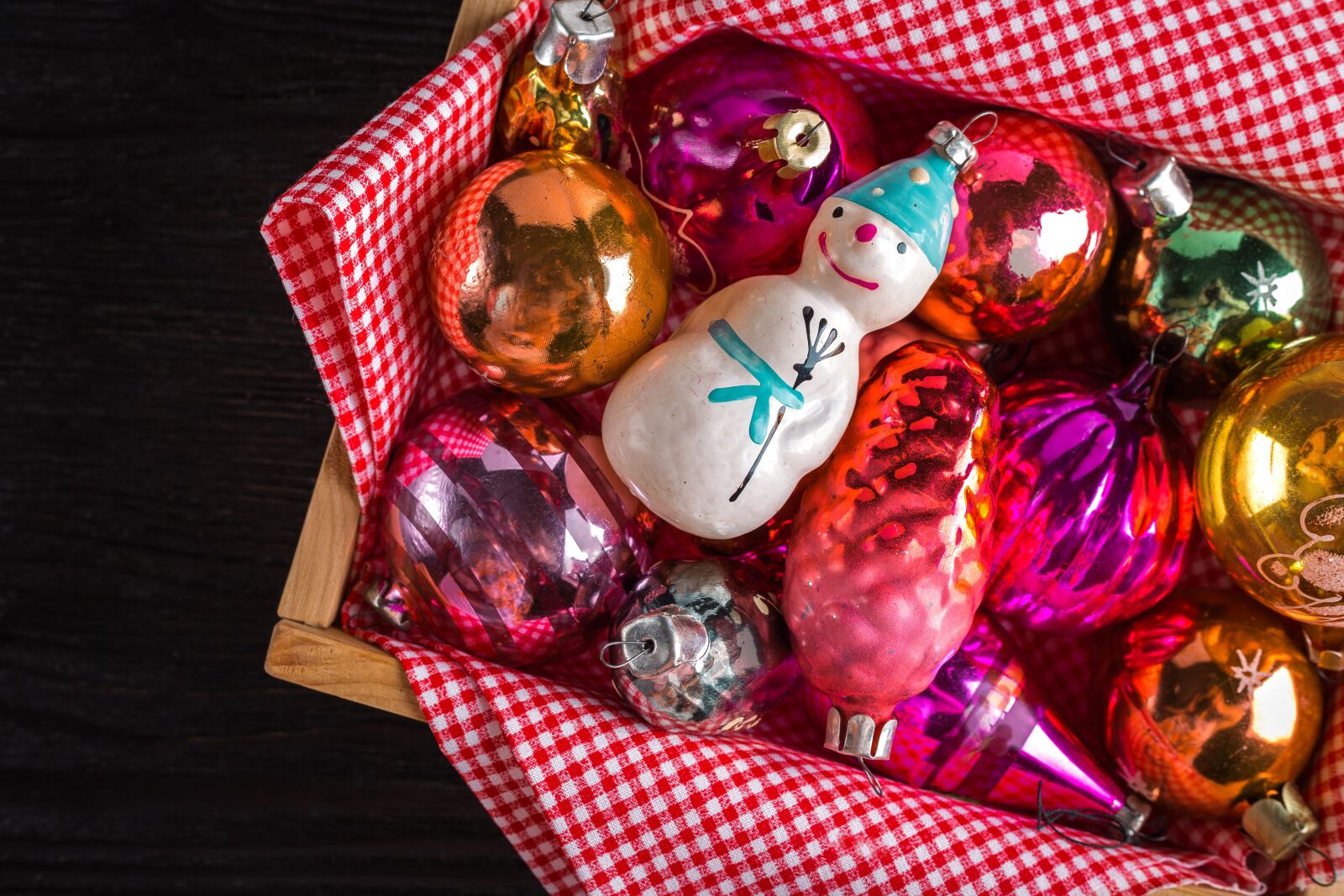 Canon EF 50mm F1.8 II sample photo. Christmas decorations, new year's photography