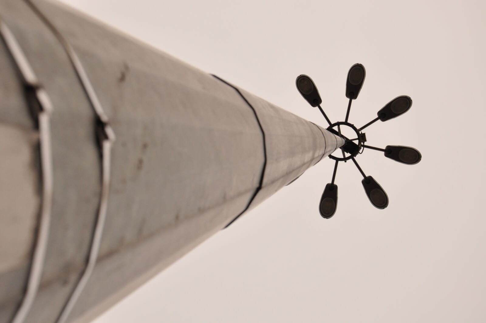 Nikon D90 sample photo. Perspective, lights, lamp post photography