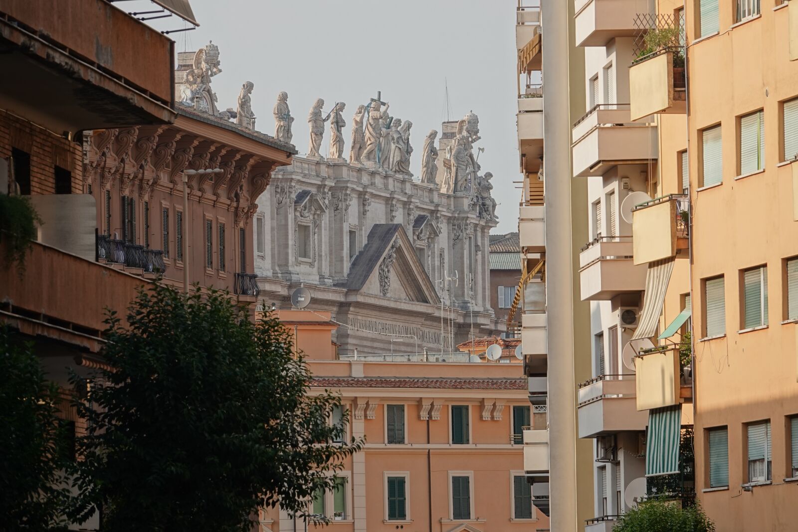 Sony Cyber-shot DSC-RX10 IV sample photo. San pietro, vatican, palaces photography