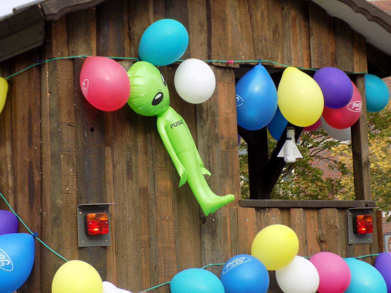 Nikon COOLPIX L340 sample photo. Pageant, parade floats, balloons photography