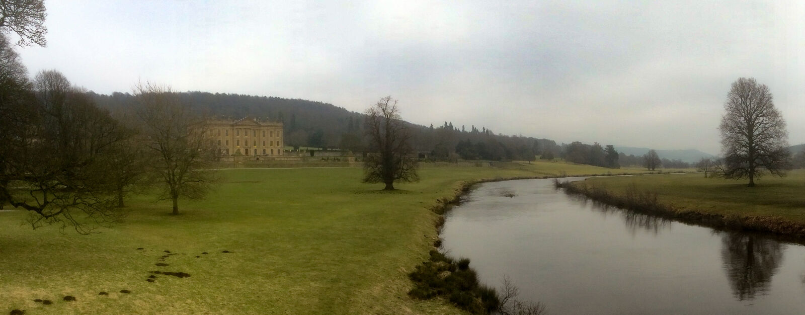 iPhone 5s back camera 4.15mm f/2.2 sample photo. Chatsworth, house, grass, mist photography