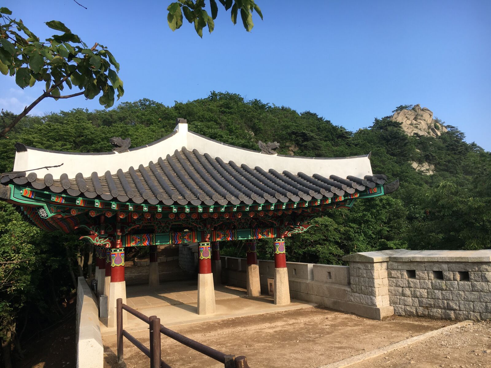 Apple iPhone 6s sample photo. Daenammun, seoul, korea photography