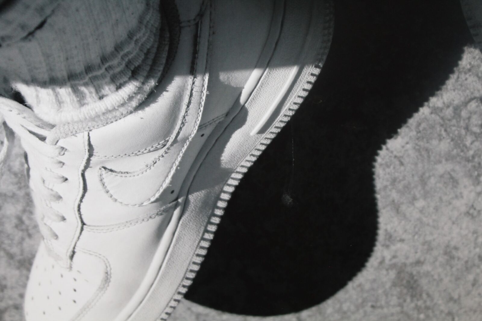 Canon EOS 1200D (EOS Rebel T5 / EOS Kiss X70 / EOS Hi) sample photo. Shoes, black and white photography