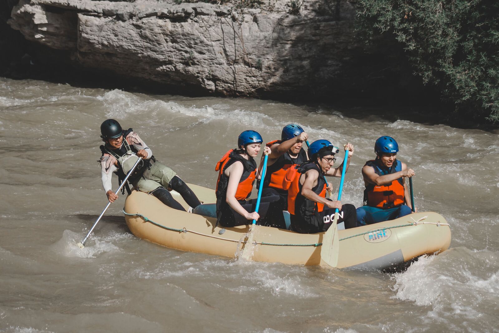 Canon EOS 1100D (EOS Rebel T3 / EOS Kiss X50) sample photo. Adventure, river, rafting photography