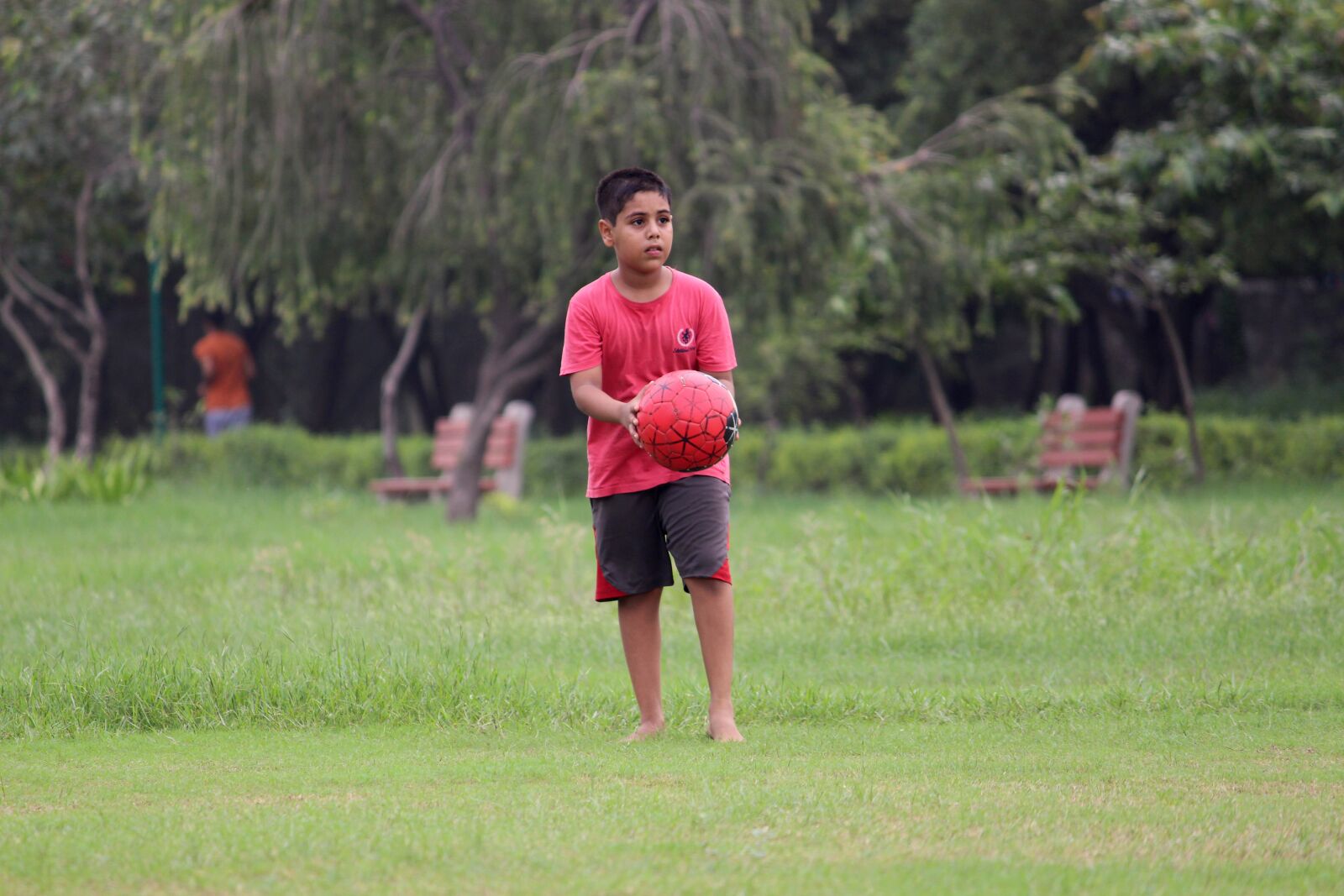 Canon EOS 700D (EOS Rebel T5i / EOS Kiss X7i) sample photo. Football, child, strong photography