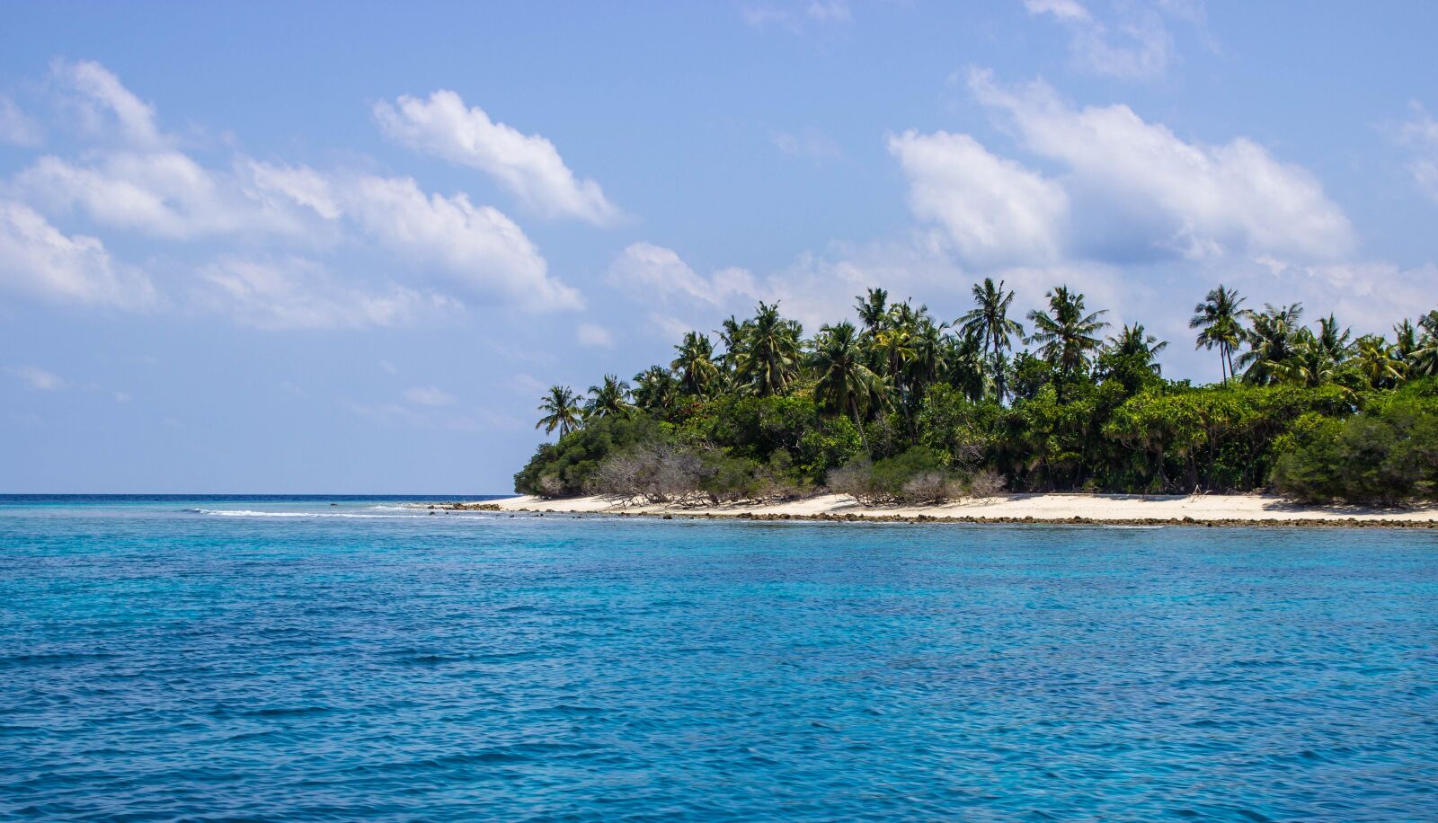 Canon EOS 600D (Rebel EOS T3i / EOS Kiss X5) sample photo. Desert island, maldives, sky photography