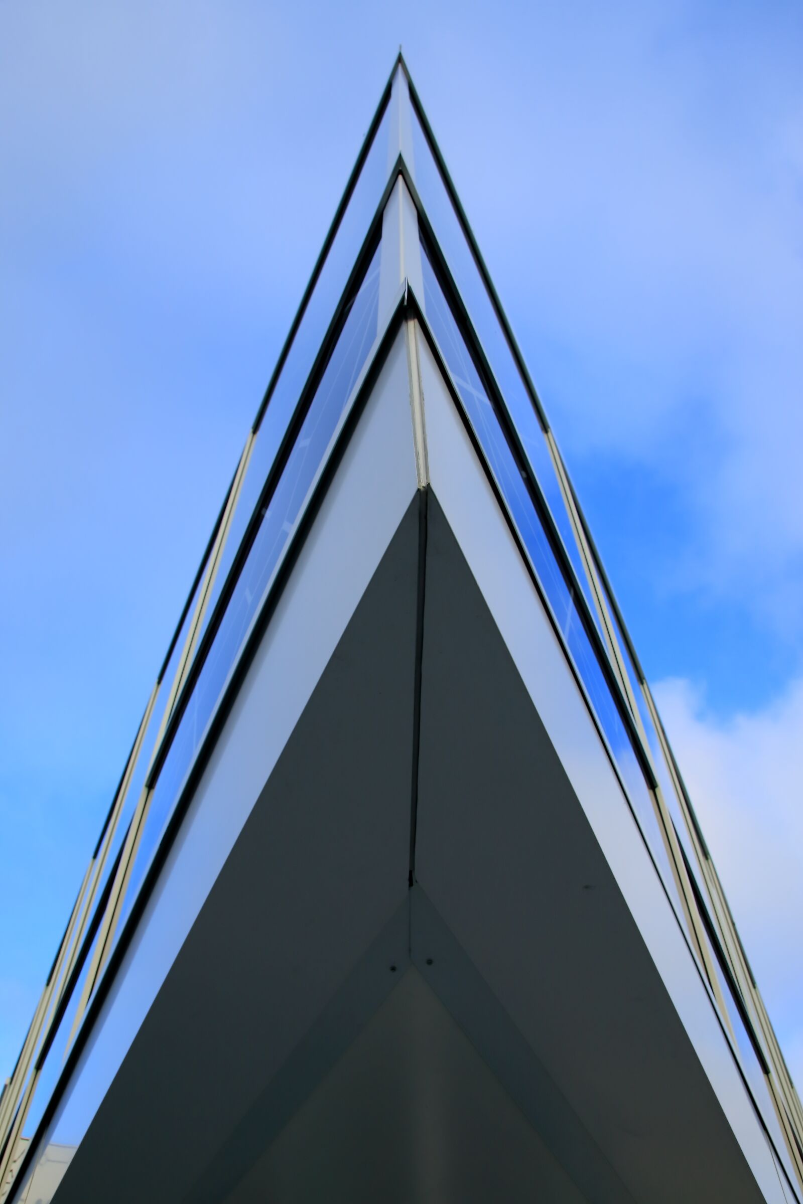Canon EOS 70D sample photo. Architecture, sky, steel structure photography