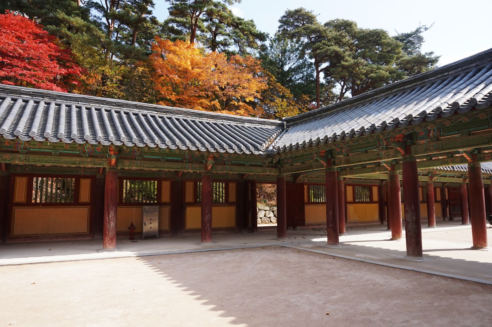 Sony Alpha a5000 (ILCE 5000) sample photo. The bulguksa temple, racing photography
