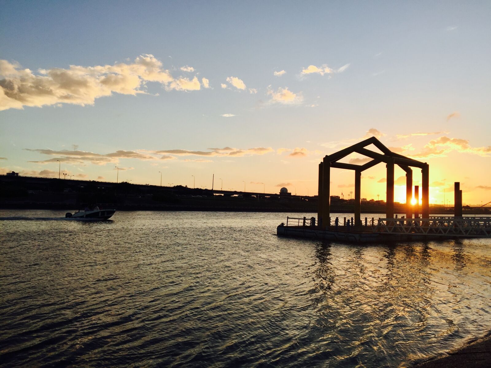 Apple iPhone 6 sample photo. The evening sun, ferry photography
