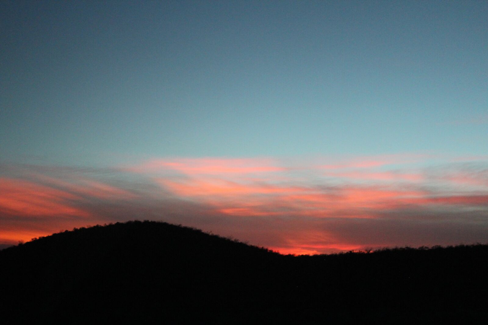 Canon EOS 600D (Rebel EOS T3i / EOS Kiss X5) sample photo. Sunset, hill, landscape photography