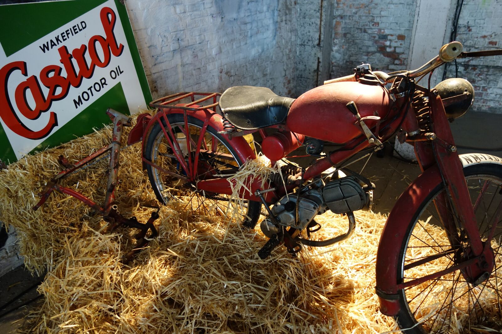 Sony Cyber-shot DSC-RX100 sample photo. Motorcycle, castrol, moto photography