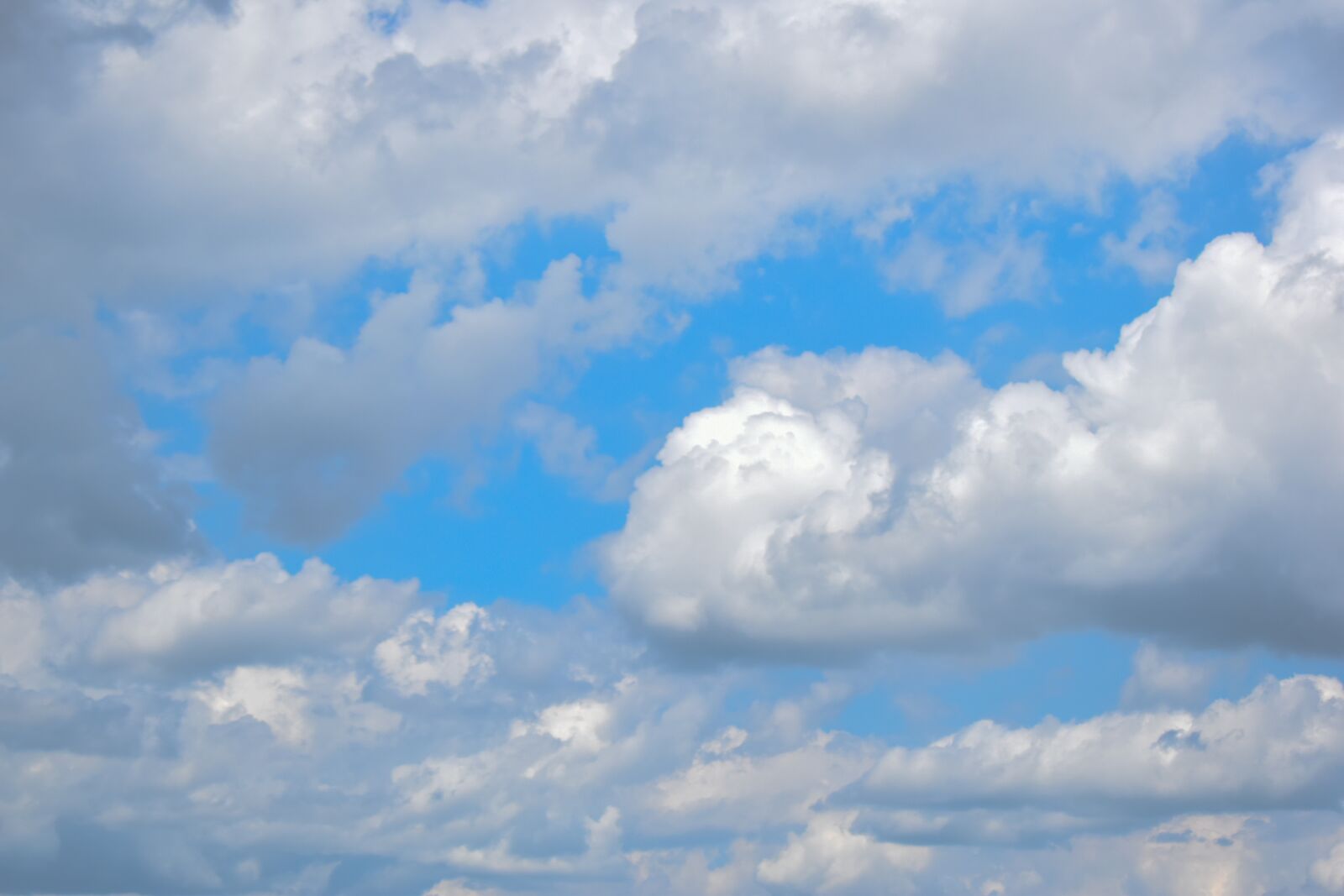 Nikon D3500 sample photo. Clouds, atmosphere, blue photography