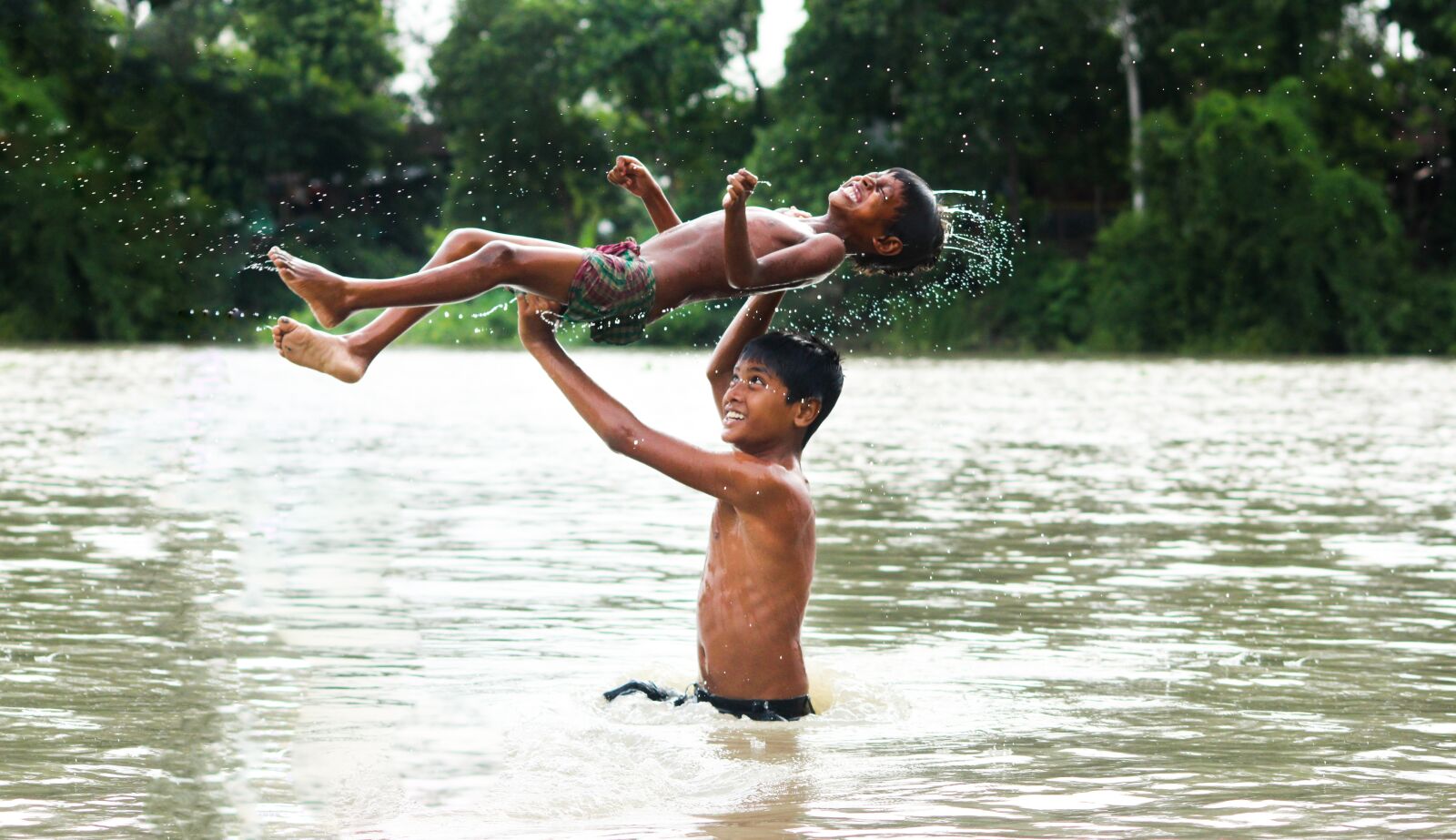 Canon EOS 700D (EOS Rebel T5i / EOS Kiss X7i) sample photo. Bangladesh, river, enjoying photography