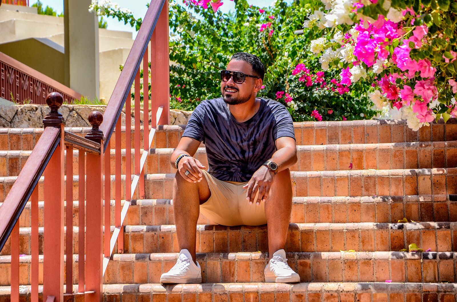 Nikon D7000 sample photo. People, outdoors, architecture photography