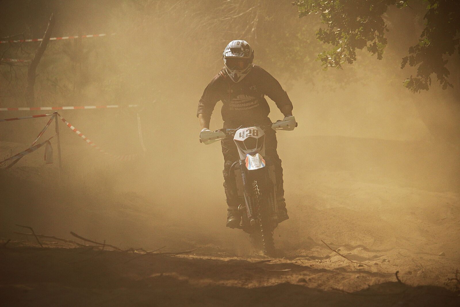 Canon EOS 100D (EOS Rebel SL1 / EOS Kiss X7) sample photo. Motocross, enduro, motorsport photography