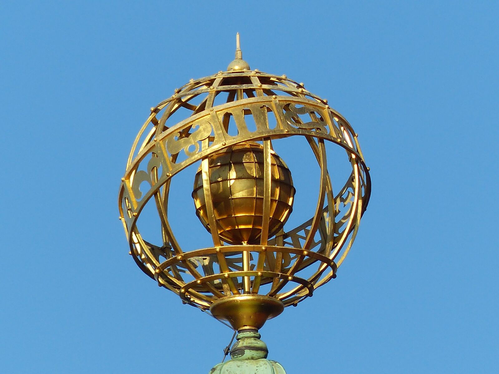 Panasonic Lumix DMC-FZ200 sample photo. Munich, volksbad, architecture photography