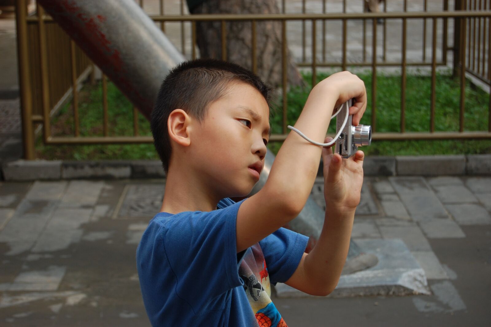 Nikon D40 sample photo. Boy, chinese, camera photography