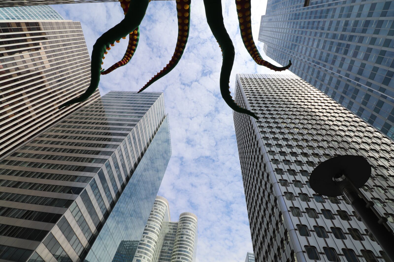 Canon EOS 800D (EOS Rebel T7i / EOS Kiss X9i) sample photo. Architecture, skyscraper, futuristic photography