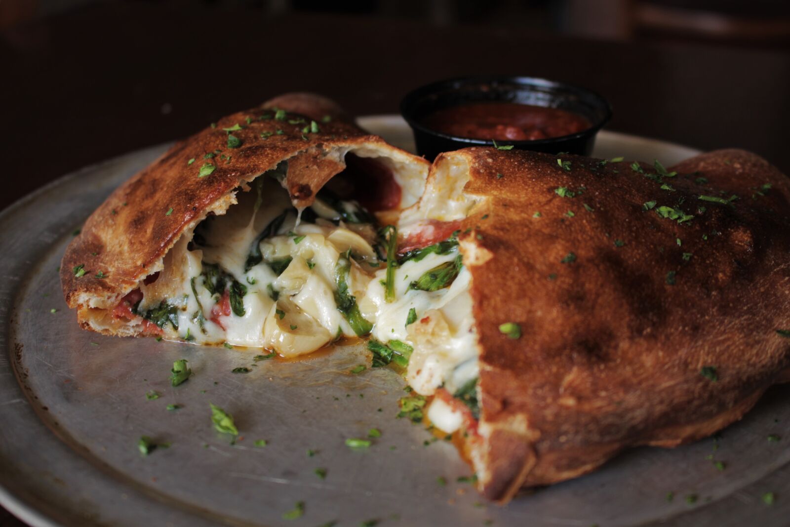 Canon EOS 700D (EOS Rebel T5i / EOS Kiss X7i) sample photo. Calazone, spinach, pizza photography