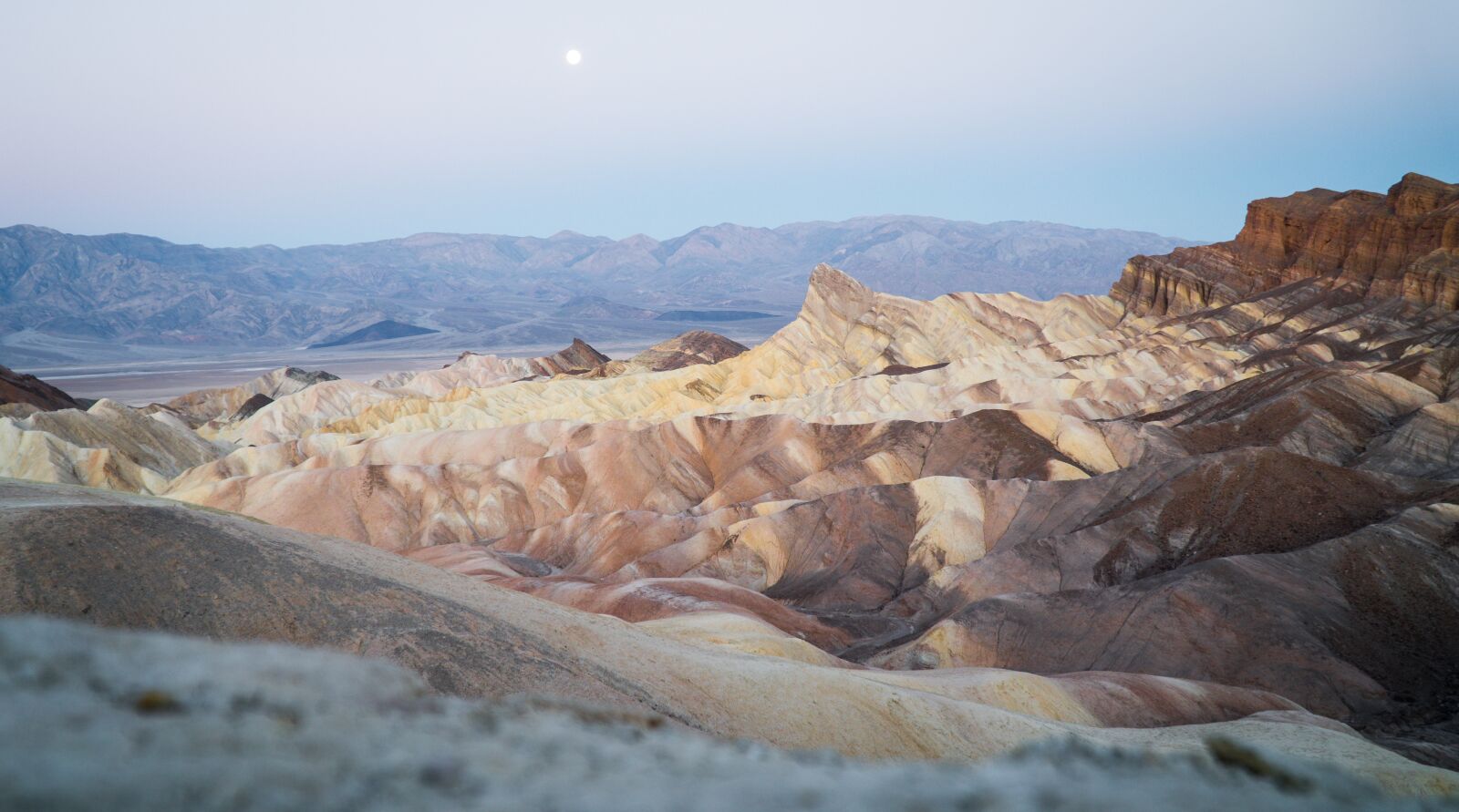 Sony a6300 + Sony E PZ 18-105mm F4 G OSS sample photo. Death valley, california, desert photography