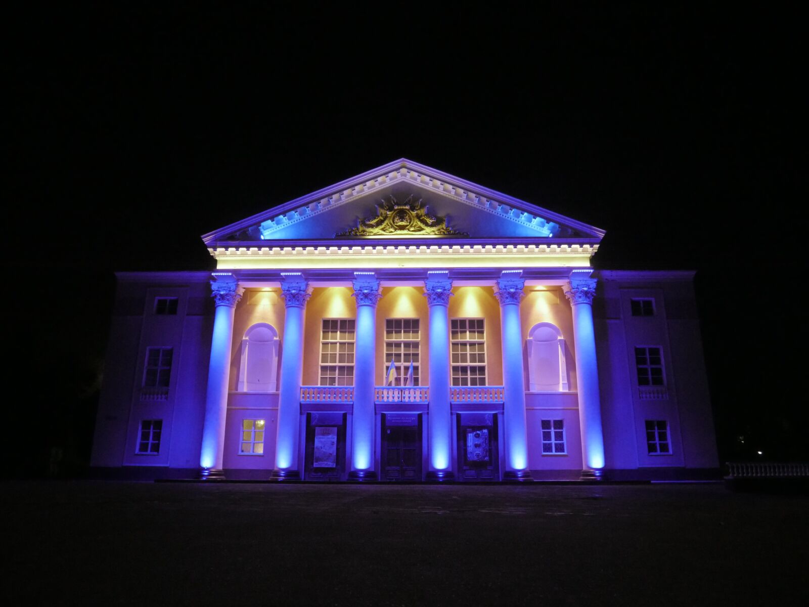 Panasonic Lumix DMC-GH4 sample photo. Theatre, night, the fa photography