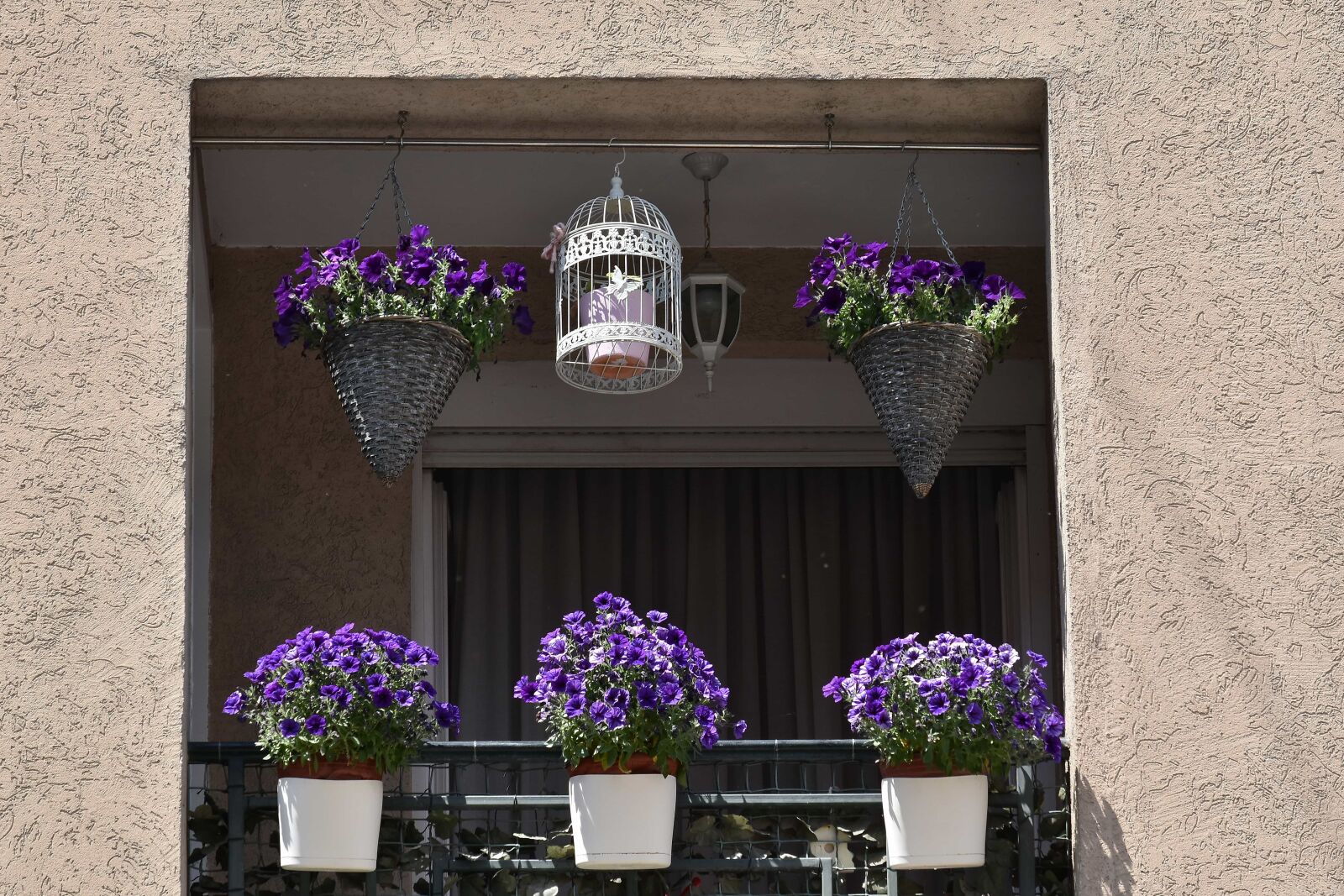 Nikon D5500 sample photo. Facade, balcony, architecture, flower photography
