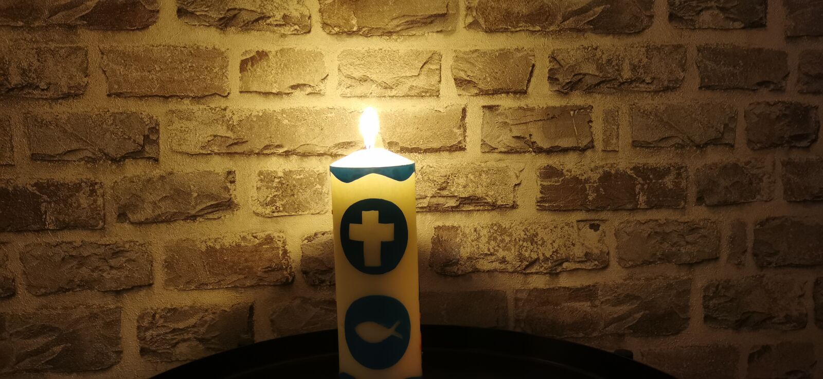 HUAWEI P30 sample photo. Candle, christianity, night photography