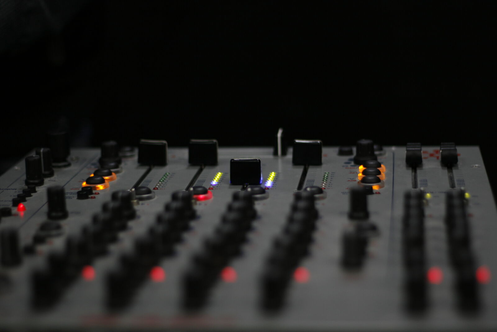Canon EOS 30D + Canon EF50mm f/1.8 sample photo. Deejay, dj, mixer, night photography