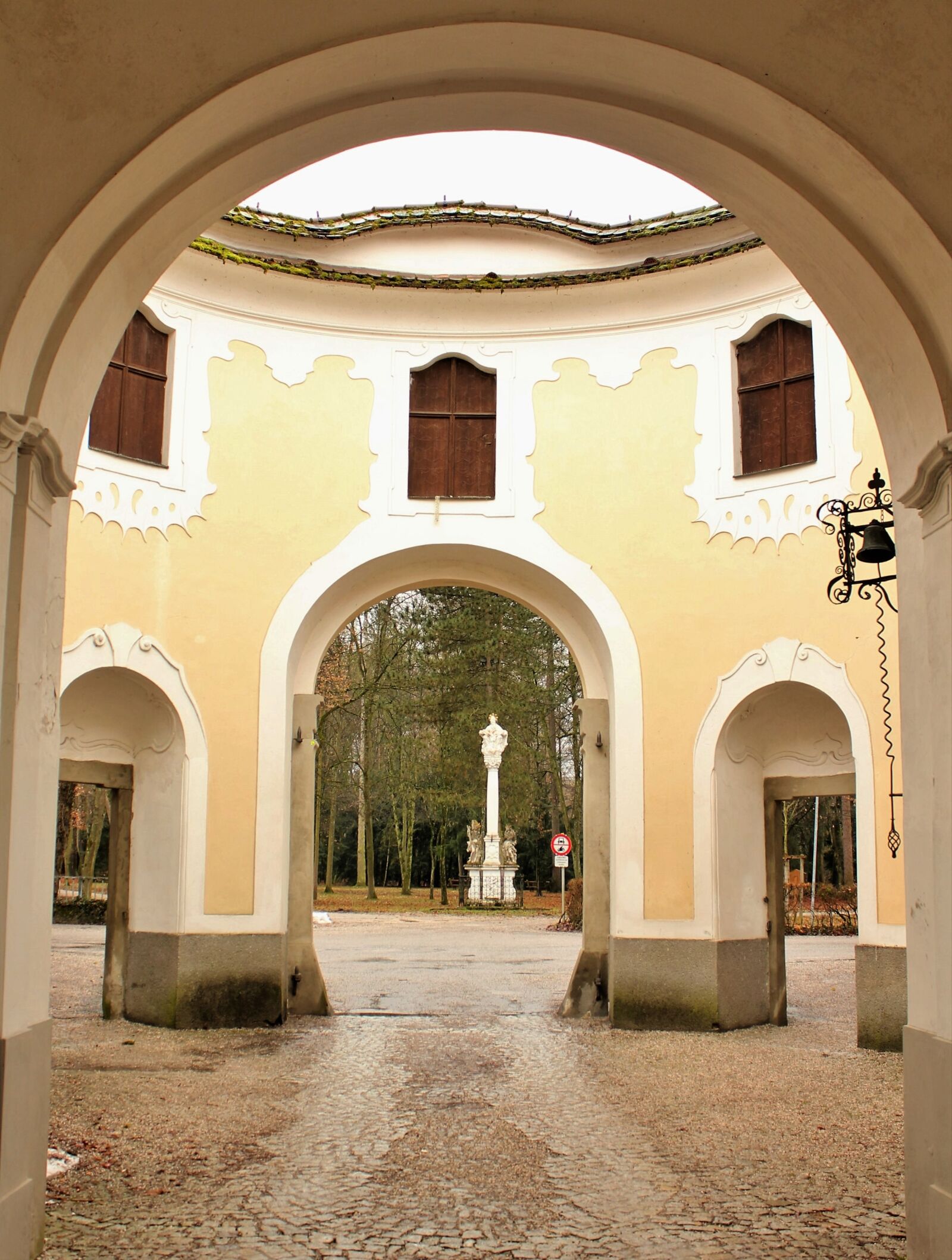Canon EOS 550D (EOS Rebel T2i / EOS Kiss X4) sample photo. Passage, goal, historically photography