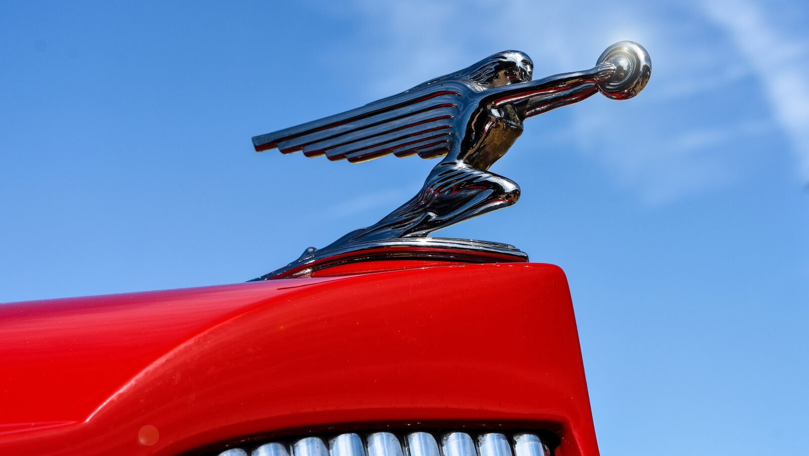Nikon D7200 sample photo. Hood emblem, car, vintage photography