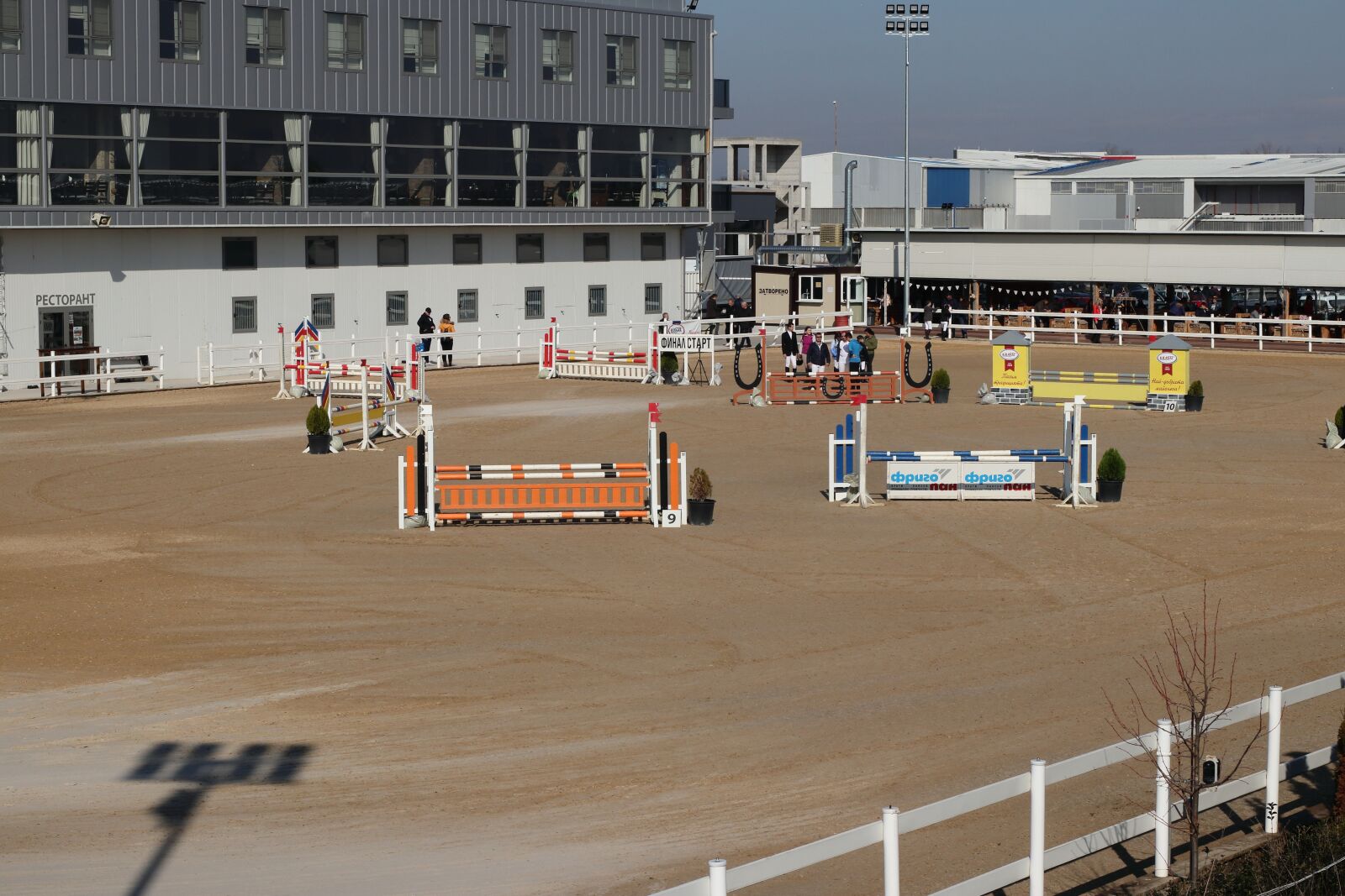 Canon EOS 77D (EOS 9000D / EOS 770D) sample photo. Racecourse, arena, sport photography