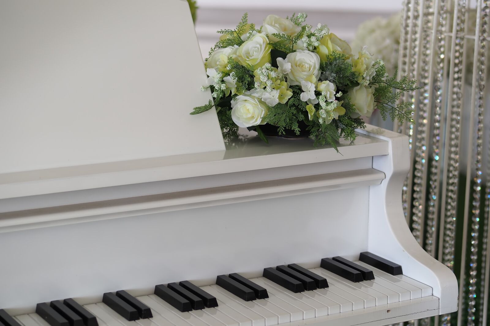 Olympus OM-D E-M5 sample photo. White, piano, music photography