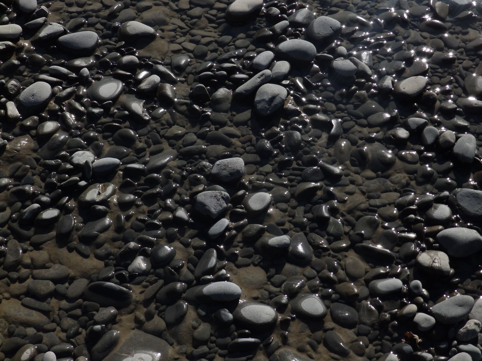 Olympus SP-820UZ sample photo. The stones, river, new photography