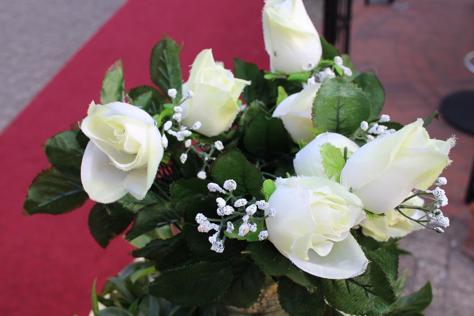 Canon EF-S 24mm F2.8 STM sample photo. Wedding, flowers, white flowers photography