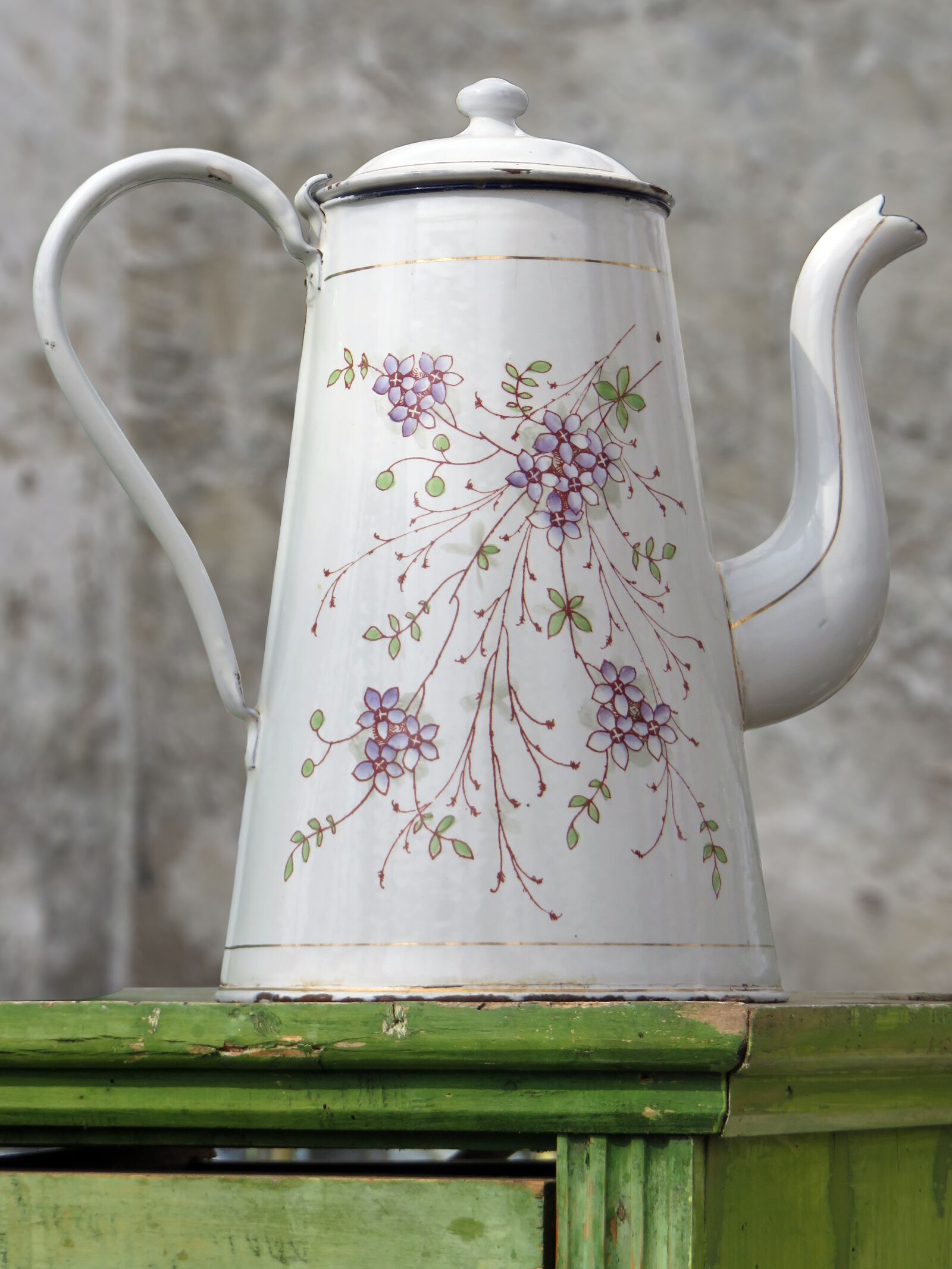Canon PowerShot SX710 HS sample photo. Pot, metal jug, enamel photography