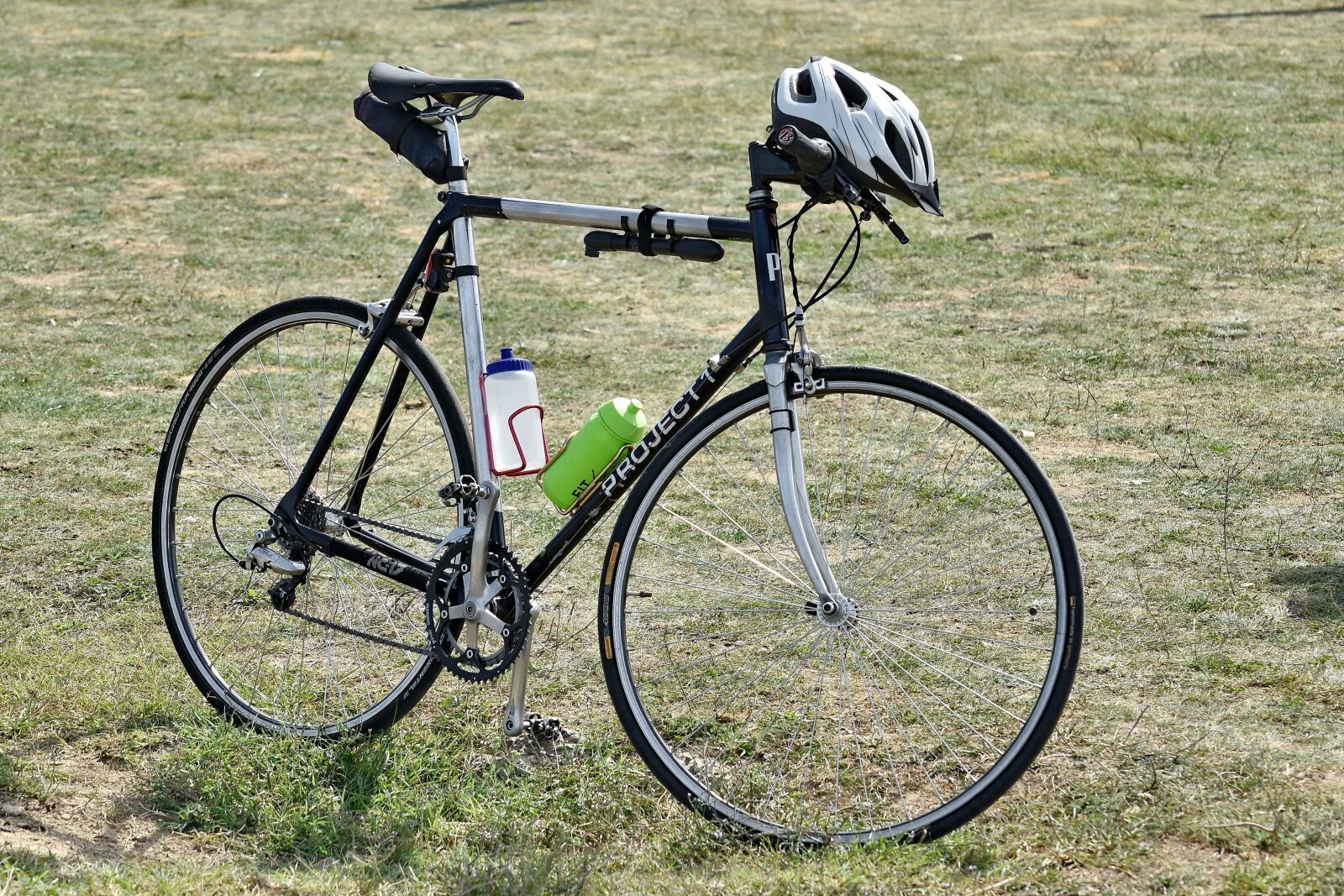 Nikon D5500 sample photo. Bicycle, equipment, helmet, mountain photography