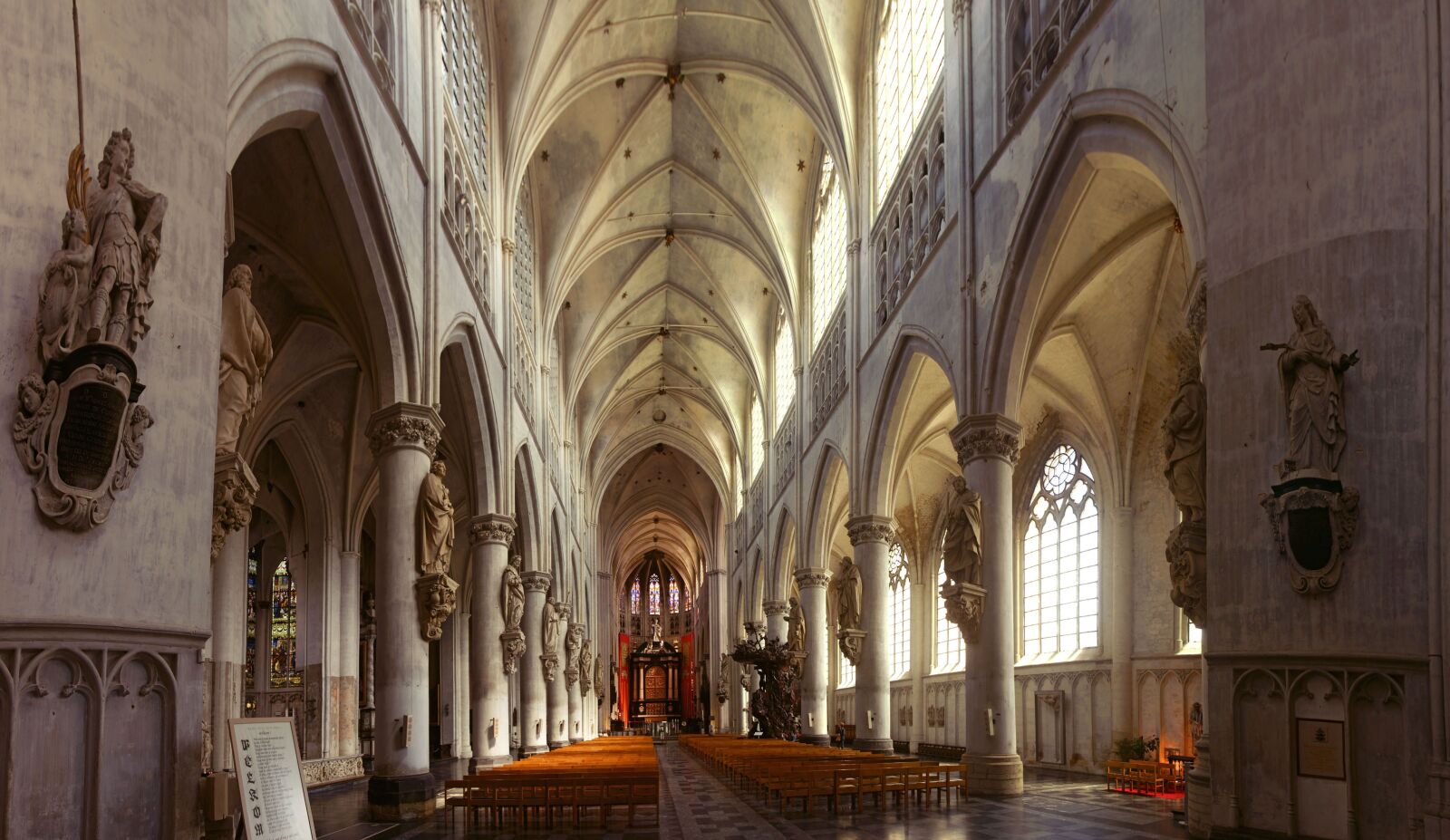 Sony Alpha DSLR-A700 sample photo. Church, architecture, cathedral photography