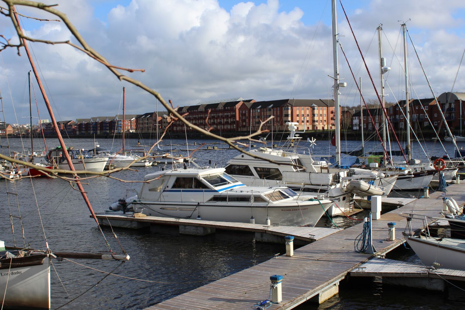 Canon EOS 4000D (EOS Rebel T100 / EOS 3000D) sample photo. Preston dock, fibreglass cruiser photography