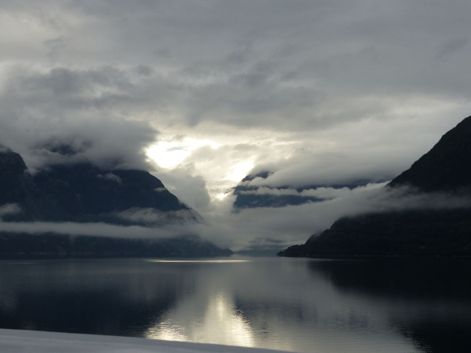 Panasonic Lumix DMC-FZ200 sample photo. Eidfjord, norway, fjords photography