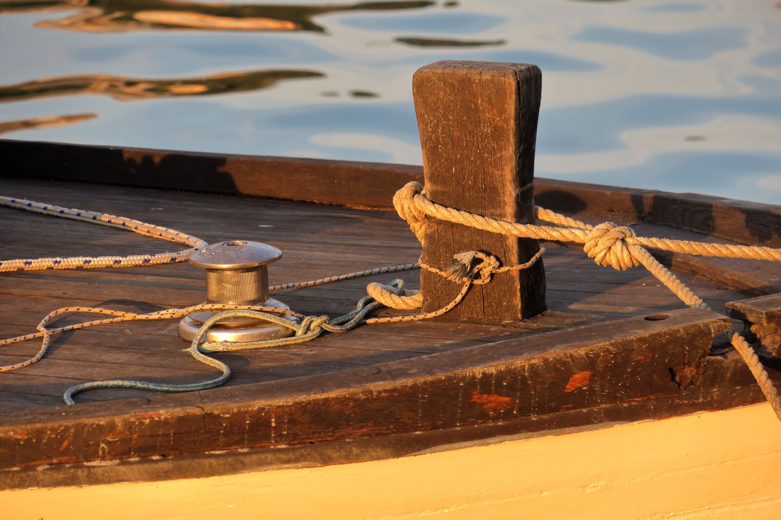 Canon PowerShot G3 X sample photo. Boat, rope, ship photography
