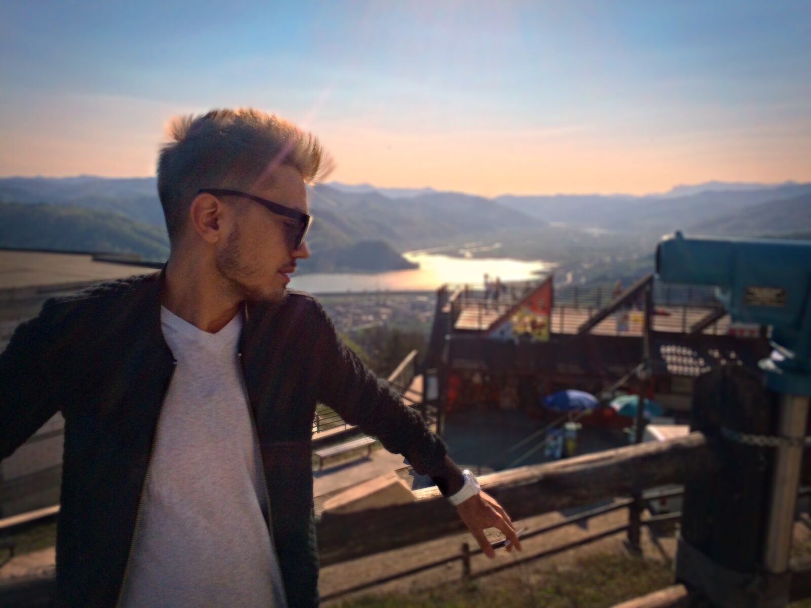 iPhone 5s back camera 4.15mm f/2.2 sample photo. Sunset, sunglasses, mountain photography