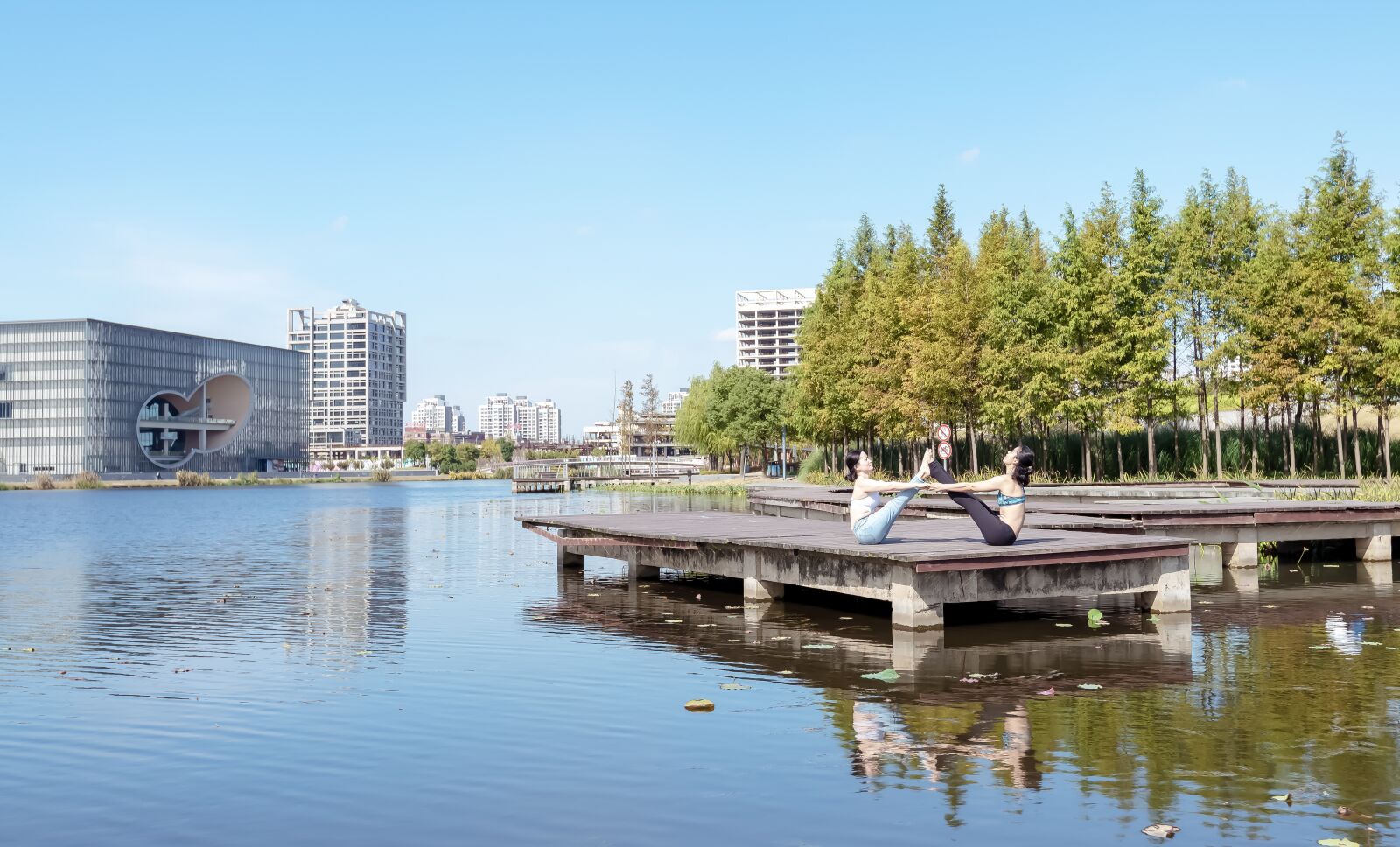 Nikon D850 sample photo. Building, lake, water photography