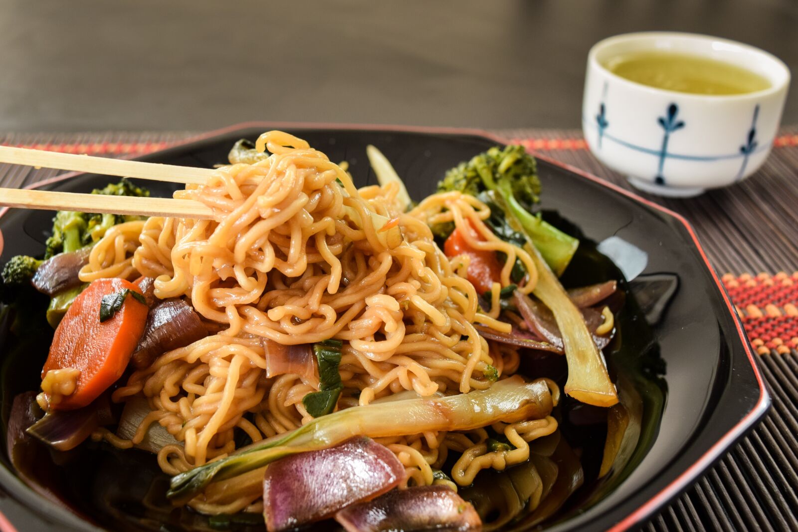 Nikon D3300 sample photo. Yakisoba, food, dinner photography