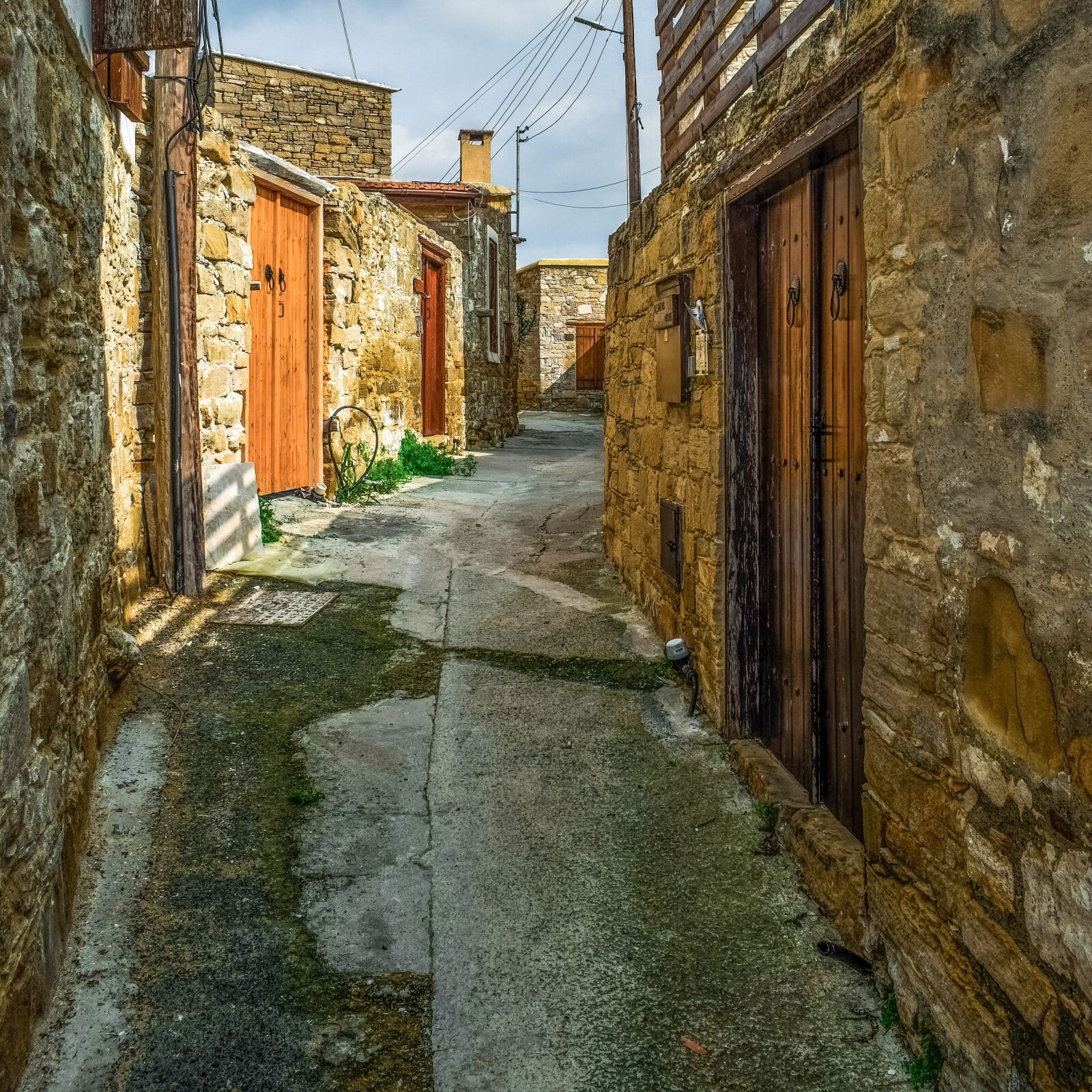 Nikon D3300 sample photo. Backstreet, narrow, architecture photography
